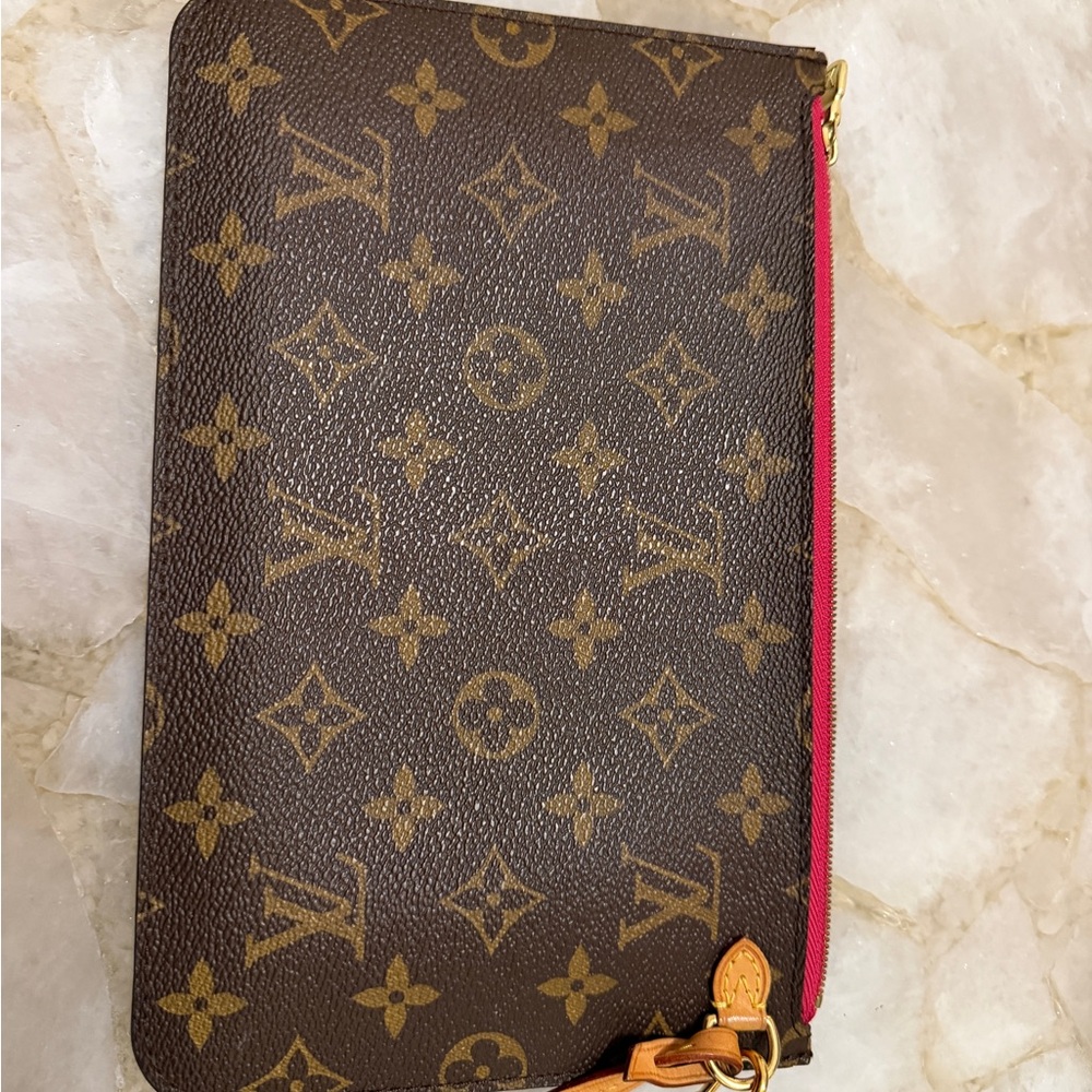 Louis Vuitton Neverfull GM/MM Monogram Wristlet Pivoine Interior - Pink